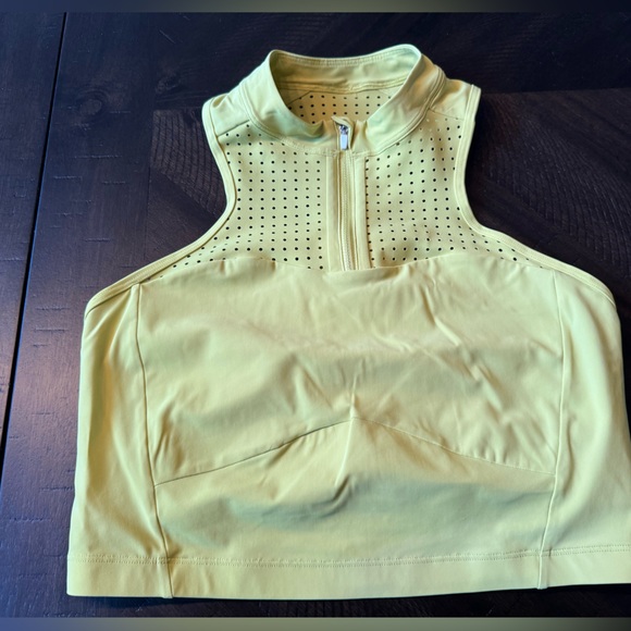 EUC Lululemon unleash strength bra medium strength b/c size 8 serpentine yellow - Picture 2 of 3